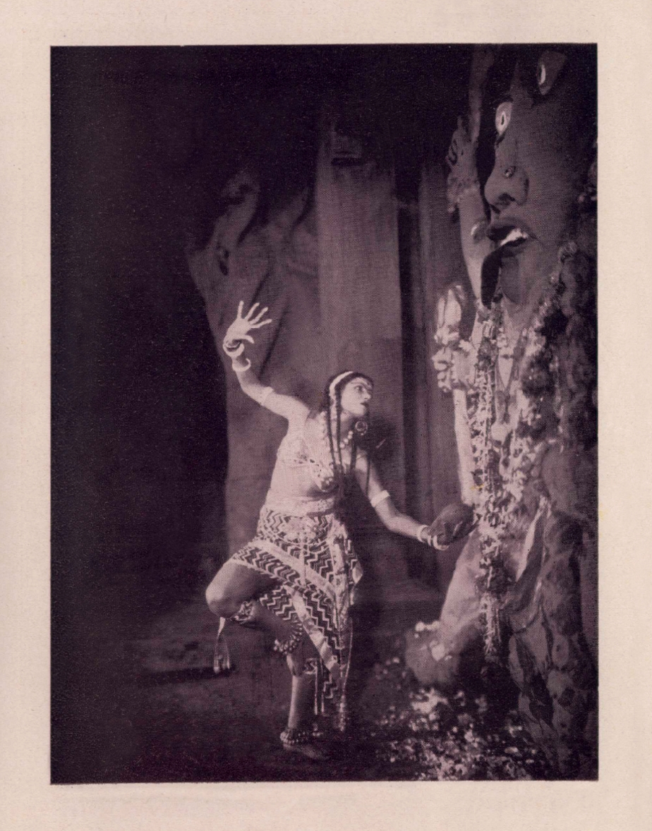 Dancing Women: Choreographing Corporeal Histories of Popular Hindi Cinema
