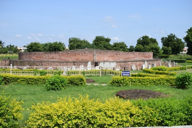 Excavations, Conservation, and Active Reconstruction: Lives of Buddhist Materials Remains in Andhra