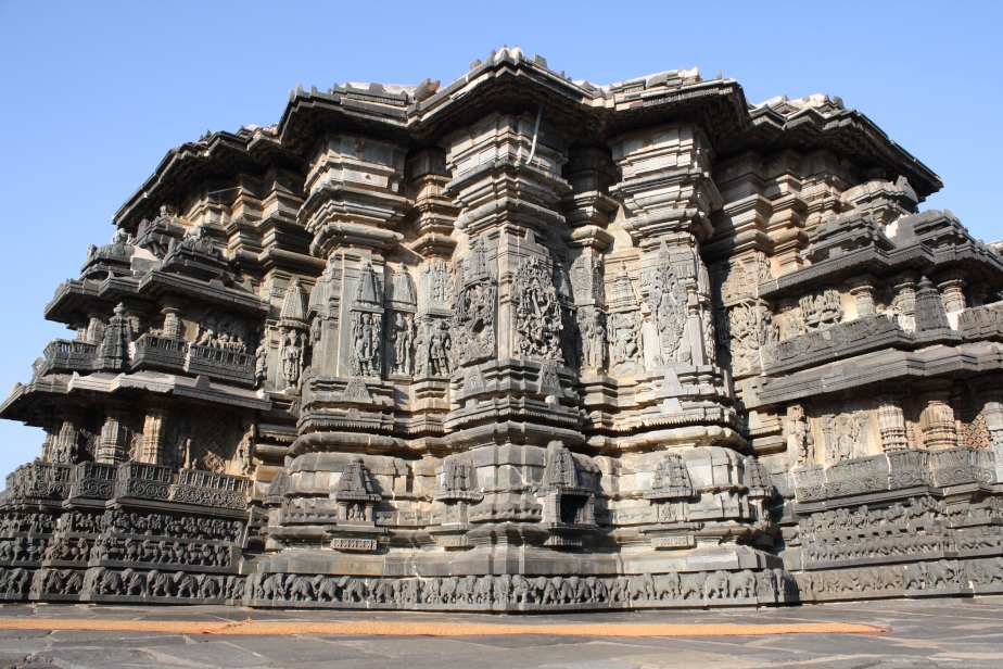 INNOVATION AND VARIATION IN HOYSALA-STYLE TEMPLES